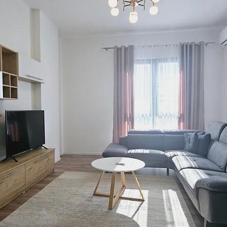Myhouse At 21 Dhjetori Apartman Tirana Kültér fotó