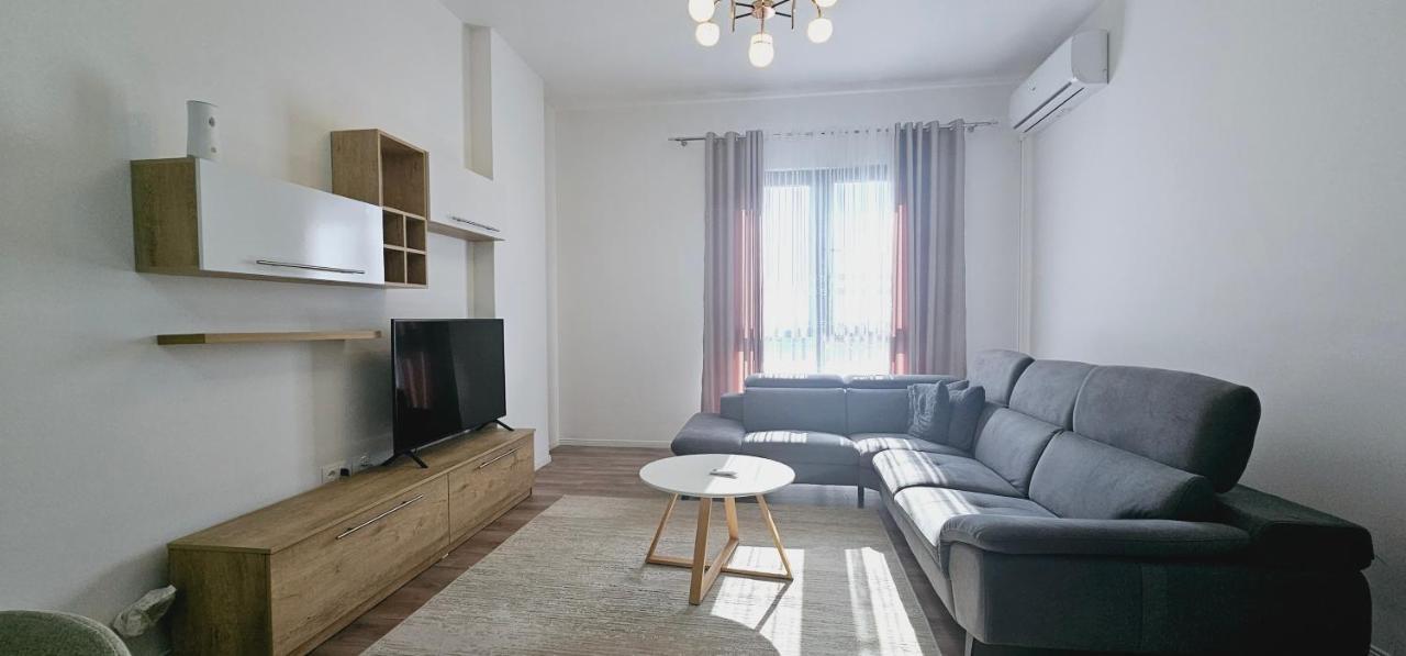 Myhouse At 21 Dhjetori Apartman Tirana Kültér fotó