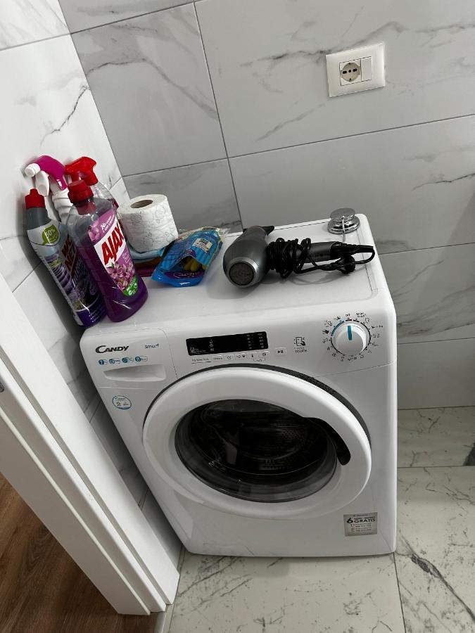 Myhouse At 21 Dhjetori Apartman Tirana Kültér fotó